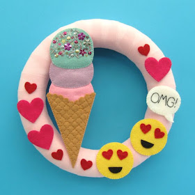 Felt Ice Cream Emoji Wreath Tutorial