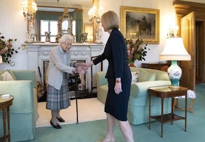 Queen appoints new prime minister