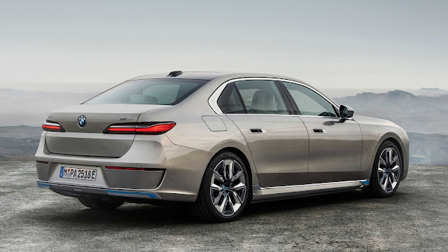 2023 BMW 7 Series And i7 EV Revealed