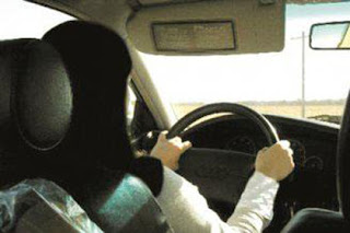النساء أكثر إقبالا من الرجال على شراء السيارات في السعودية
