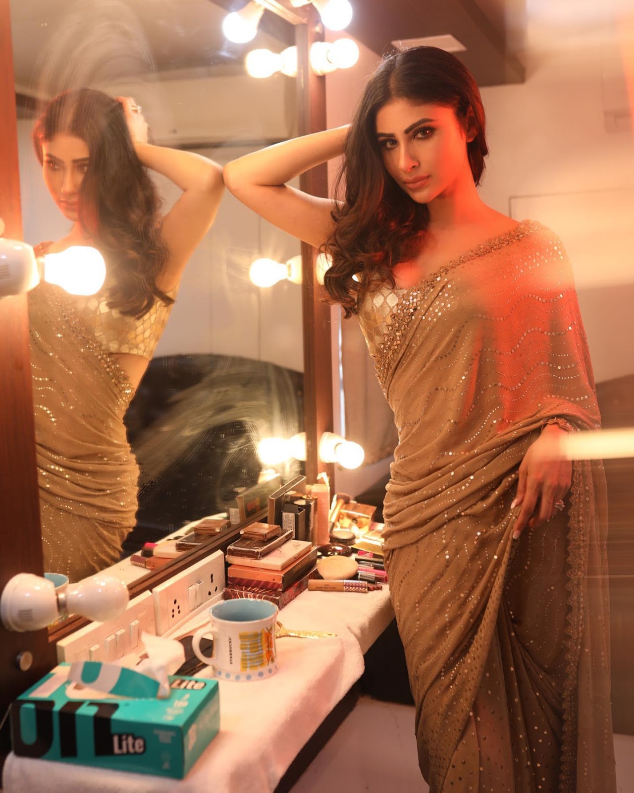 Mouni roy pic