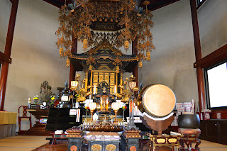 Bentendo Temple, Ueno Park - www.curiousadventurer.blogspot.com