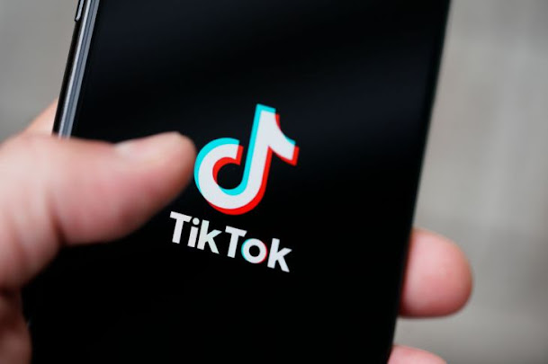 How to Become Famous on TikTok? (8 Tips to be TIKTOK Star in 2022)