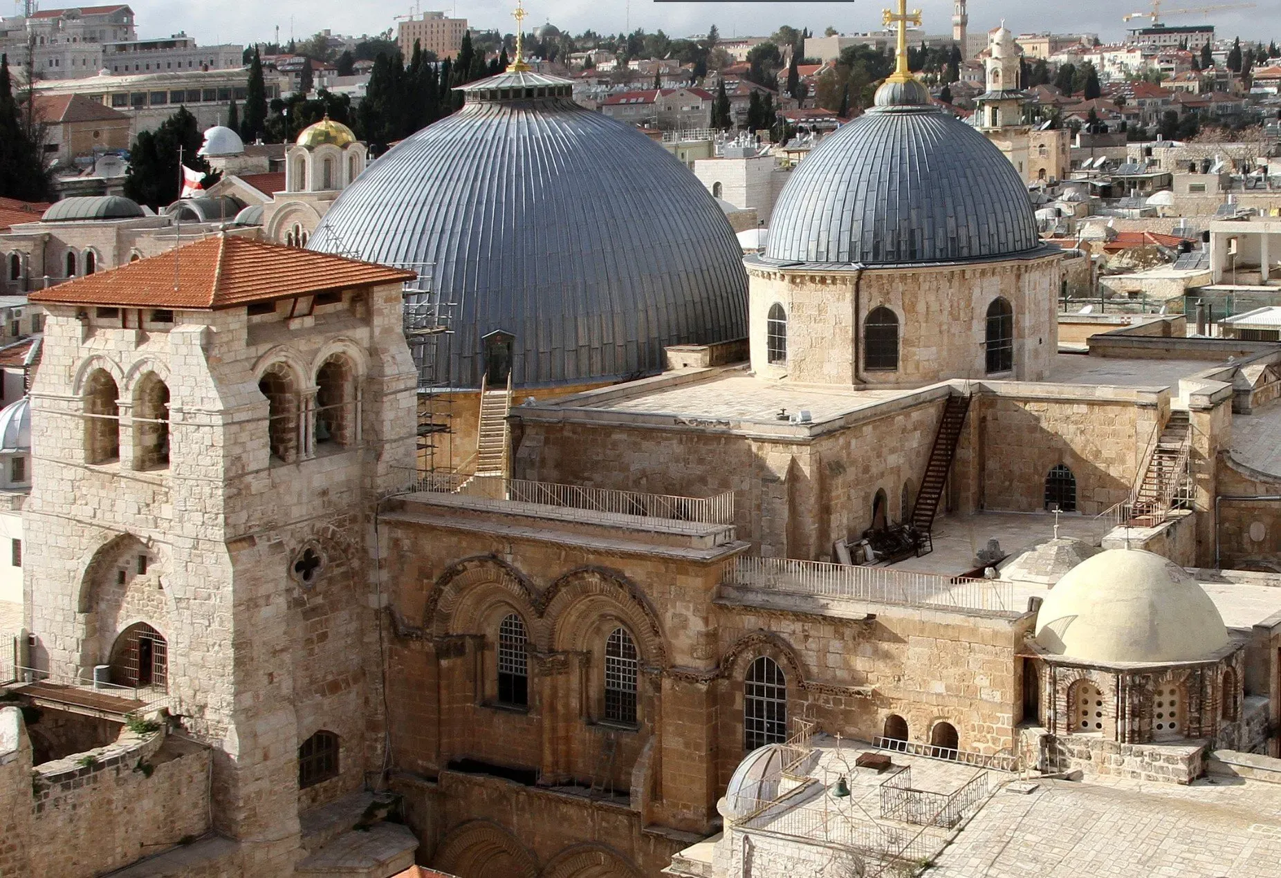 Descoberta de túmulo antigo na Igreja de Jerusalém: Evidência do sepultamento de Jesus?