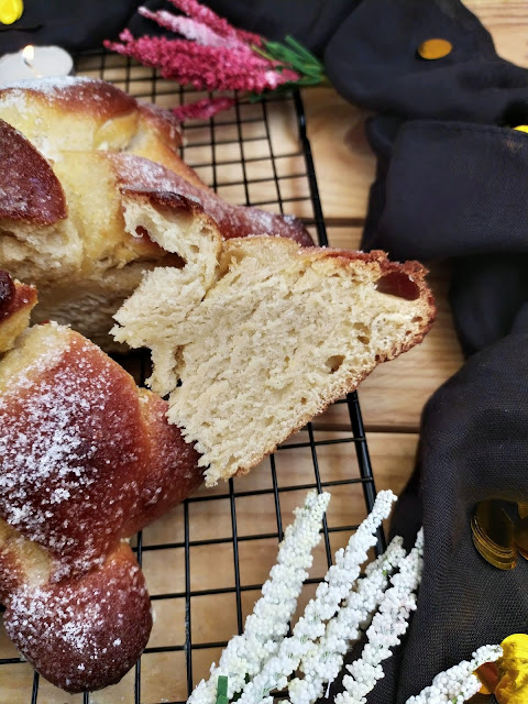 Receta de Pan de muerto. Típica de México para la celebración del Día de Muertos.  Masa, lidl, panificadora, todos los santos, halloween, tradicional, horno, Cuca, otoño