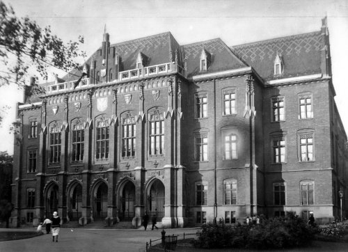 Poland Nazi education academia Gestapo genocide war crimes
