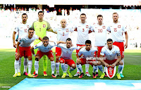 SELECCIÓN DE POLONIA - Temporada 2015-16 - Krychowiak, Szczesny, Pazdan, Jedrzejczyk, Piszczek y Glik; Milik, Błaszczykowski, Maczynski, Kaputska y Lewandosvsky - IRLANDA DEL NORTE 0 POLONIA 1 (Milik) - 12/06/2016 - Eurocopa de Francia 2016, Grupo C - Niza, Francia, Estadio Allianz Riviera