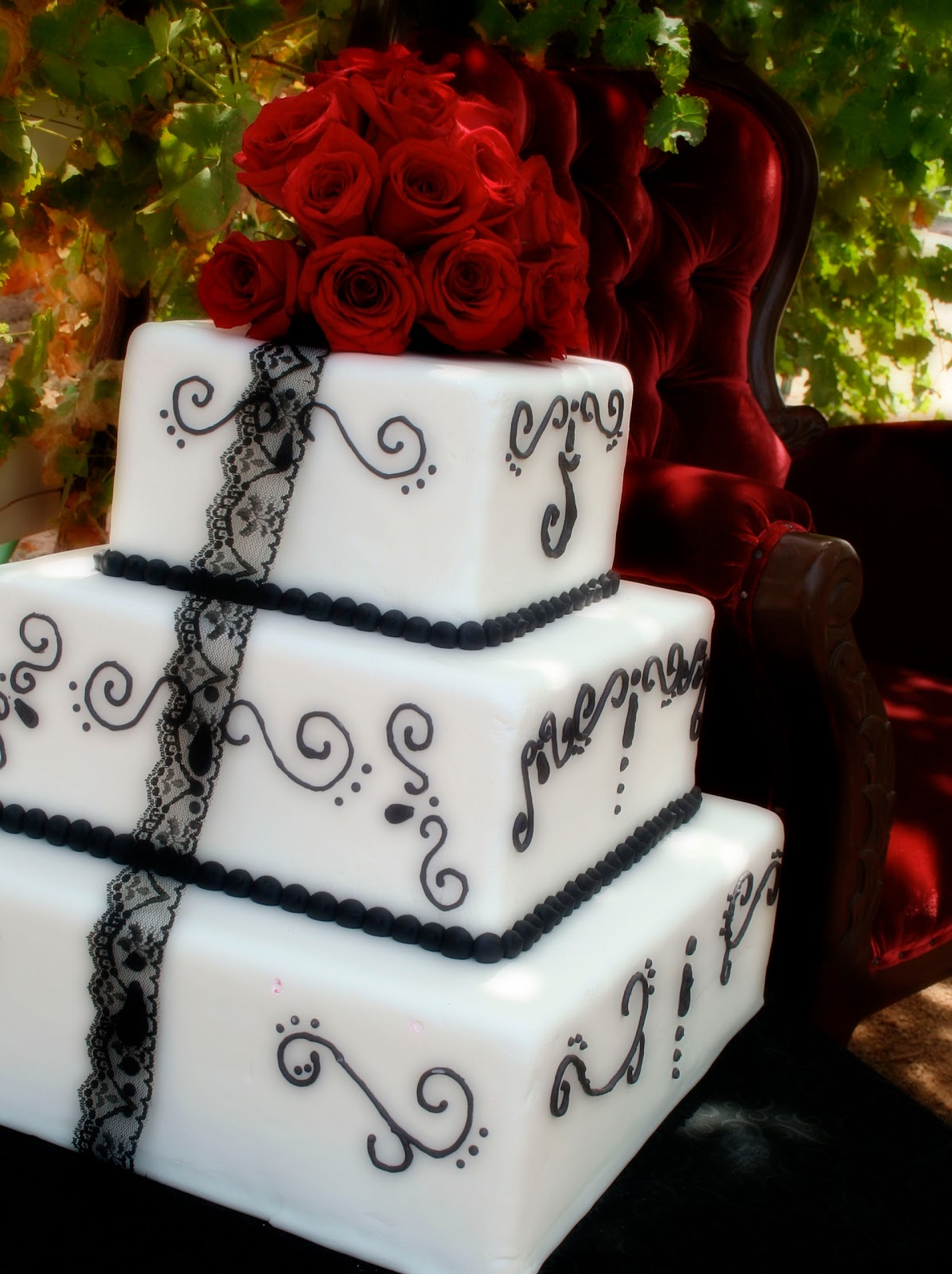 black and white wedding cakes