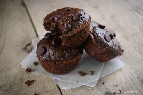  So delicious, moist, and chocolaty! This double chocolate zucchini muffin recipe is a great way to use zucchini in the garden! Make bread too!