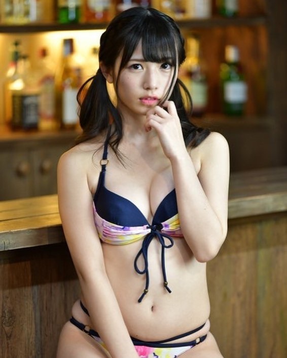 @murakamiriina japanese idol sexy bikini Instagram photos