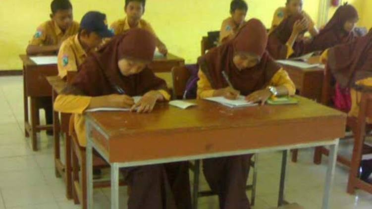 Makalah Budaya Religi di Sekolah