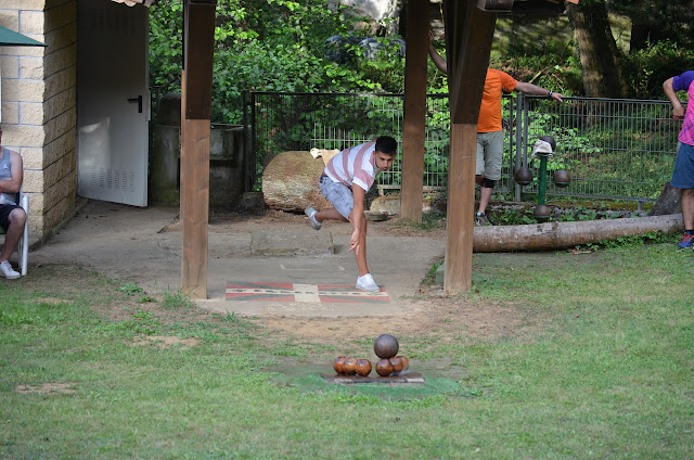 bolos a cachete en El Regato