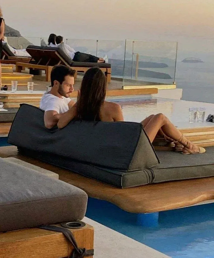 The luxury vacation of famous actress Hande Erçel and Hakan Sabancı has drawn attention. Here are the details of the news...