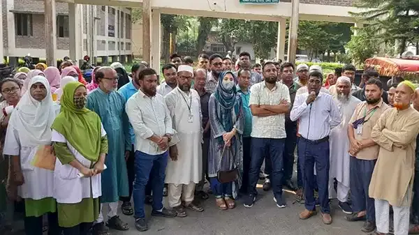 বকশীগঞ্জে স্বাস্থ্য কর্মকর্তার ৪৮ ঘন্টার আল্টিমেটাম