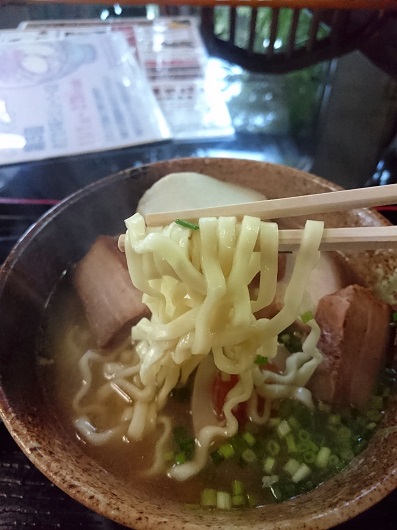 三枚肉そばの麺の写真