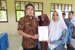 Siswinya lulus Informatika di Politeknik Caltex Riau (PCR), Tri: "Menjadi bukti keseriusan sekolah dalam mencetak bibit unggul" 