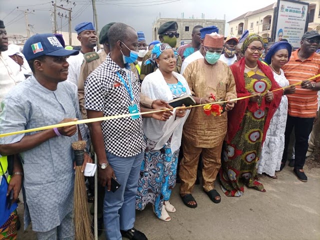 Lagos Governor, Babajide Sanwo-Olu Eulogizes The Giant Strides Of Ikosi-Isheri LCDA Chairman, Samiat Abolanle Bada, Commissions Road Projects, Customary Court, Others.