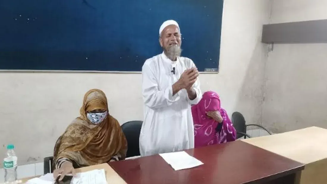 ‘সম্পত্তির লোভে মা-বাবাকে বাড়ি থেকে বের করে দিয়েছে ছেলে আক্তারুজ্জামান