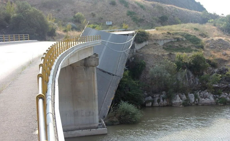 Περιφερειακή Σύνθεση: Χωρίς ντροπή «κομπάζουν» για τη γέφυρα του Κομψάτου