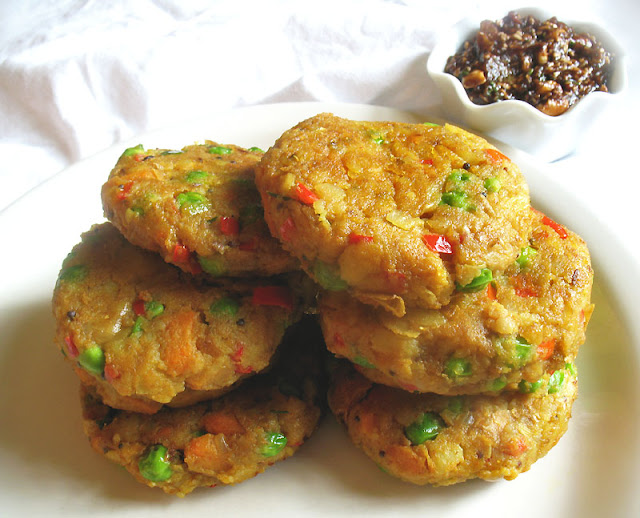 samosa cakes with tamarind chutney