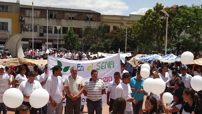 Aprendices del SENA Málaga y estudiantes de centros educativos, marcharon en solidaridad y apoyo al Subdirector