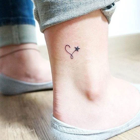 tatuajes de estrellas elegantes para mujeres