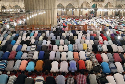 Gerakan Sholat Shubuh Berjamaah Di Masjid