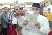 Wakil Menteri ATR-BPN Diwakili Dirjen Menyerahkan Sertipikat Masjid Salman 