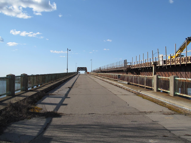 Starting to walk up the bridge from the Newington shore of the Great Bay.