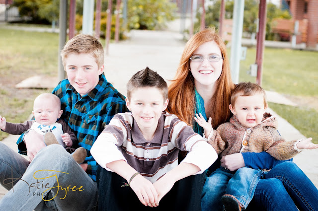 FAMILY PHOTOS ORTING FAMILY PHOTOGRAPHER KATIE TYREE PHOTOGRAPHY