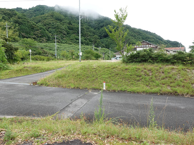 鳥取県道180号伯耆溝口停車場線から上長田大橋に入る三叉路