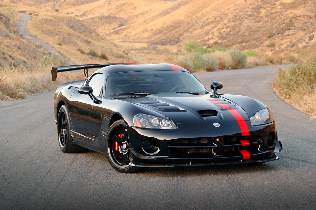 sports car: Dodge Viper SRT 10 ACR