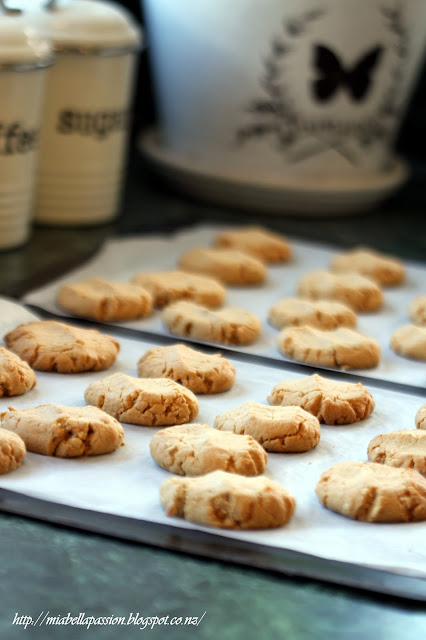 PEANUT COOKIES