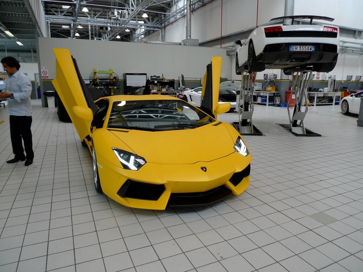 Matte yellow Aventador