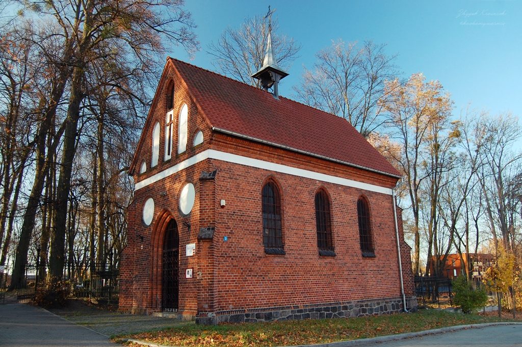 Olsztyński cmentarz św. Jakuba jesienią