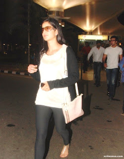 Katrina ,Ranbir & Arjun return from Rajneethi Dubai