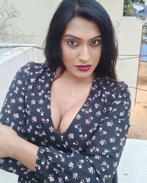 Alina Alina (Silk S M G) – Most Beautiful Transgender India Instagram