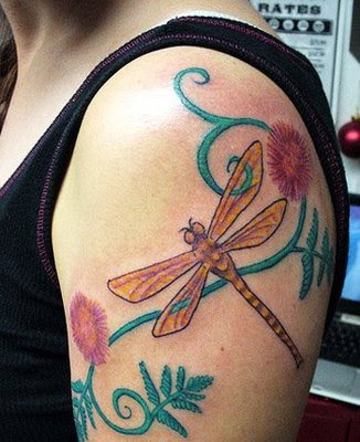 The dragonfly tattoos are adopted by both men and women, young and old 