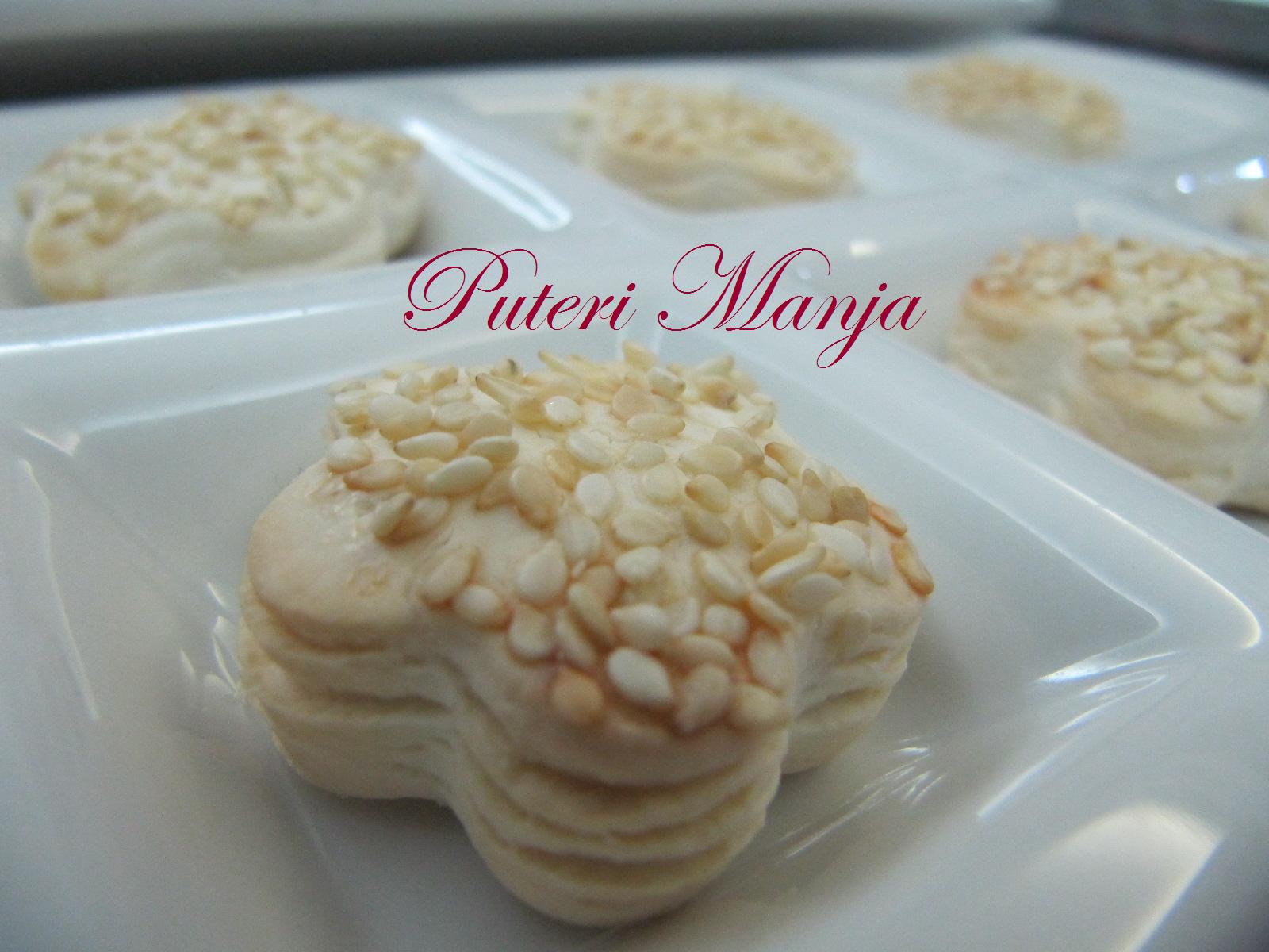RASA-RASA SELERA PUTERI MANJA: BISKUT BANGKIT SANTAN