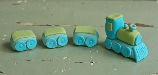 How to make a fondant train cake topper. 