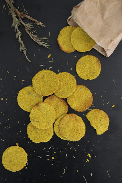 Oatcakes au curcuma et romarin