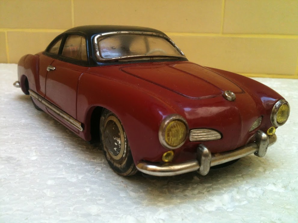 Brinquedo Antigo Lata Volkswagen Karmann-Ghia 1960