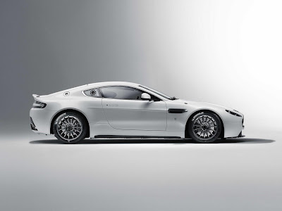 2011 Aston Martin Vantage GT4 Wallpaper