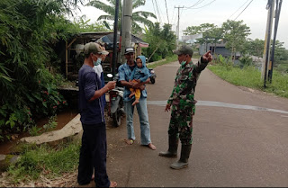 Satgas Citarum Sektor 4 Sampaikan Himbauan Tidak Buang Sampah Sembarangan Melalui Komsos