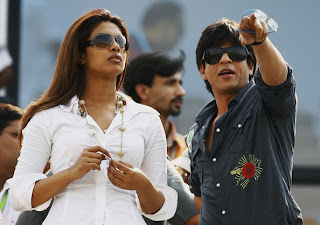 bollywood king khan Shahrukh Khan with priyanka