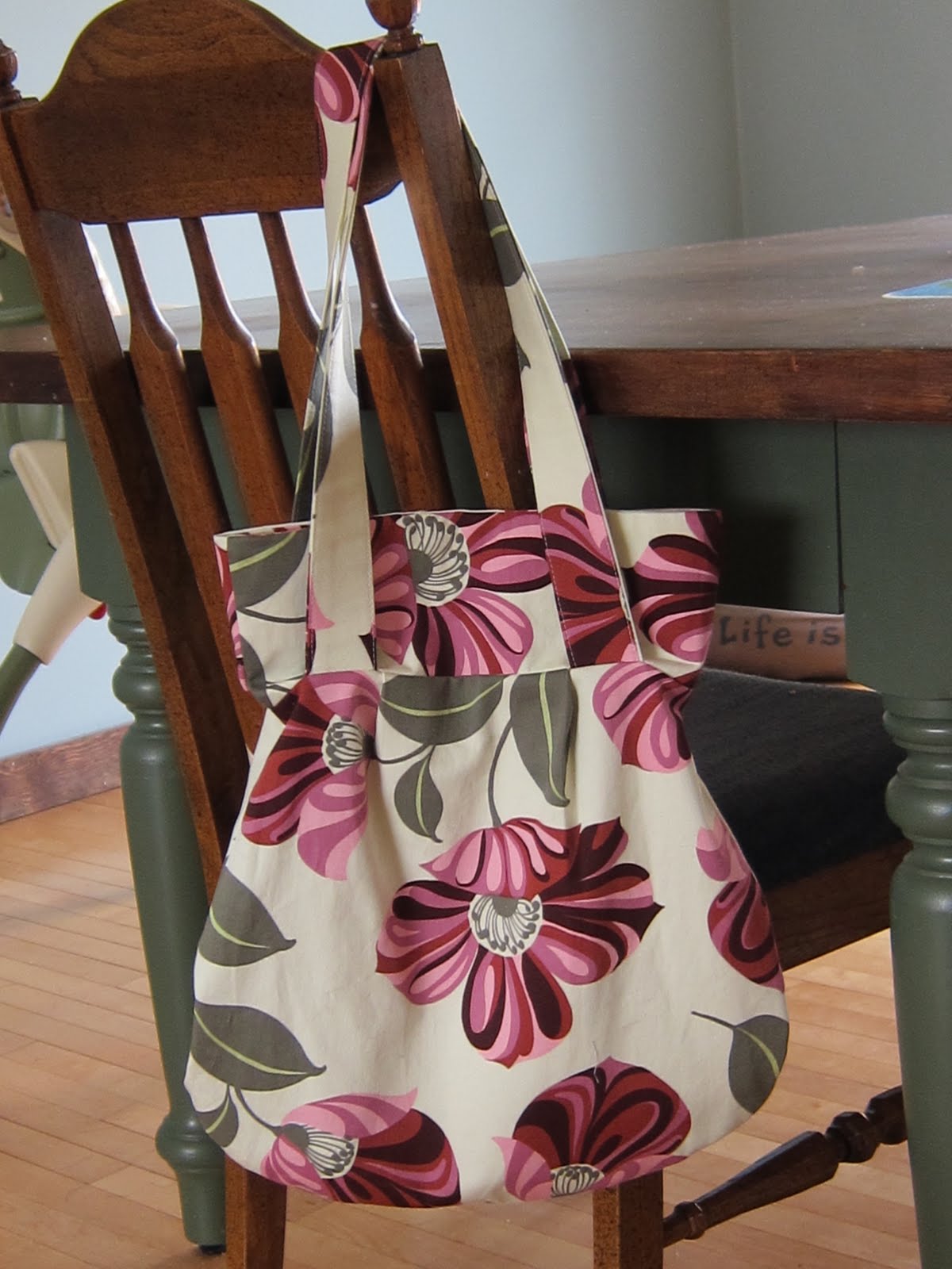 Amy Butler Pattern Review- The Frenchy Bag
