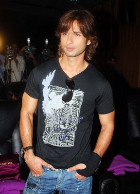 shahid kapoor shirts and hairstyles