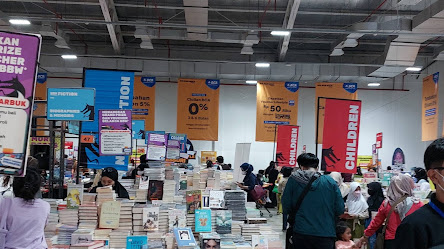 Several banners of the discounts and offers.