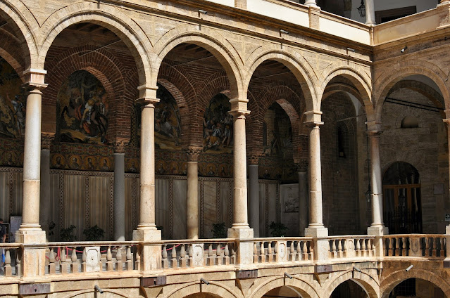 Loggiato di Palazzo dei Normanni a Palermo