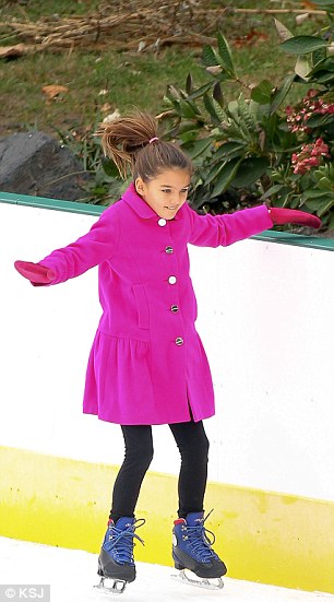 Tom Cruise's, Daughter Suri, Looks Grown And Pretty In Pink